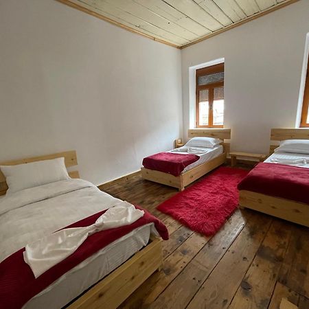 Ostello Ardjon House Berat Esterno foto