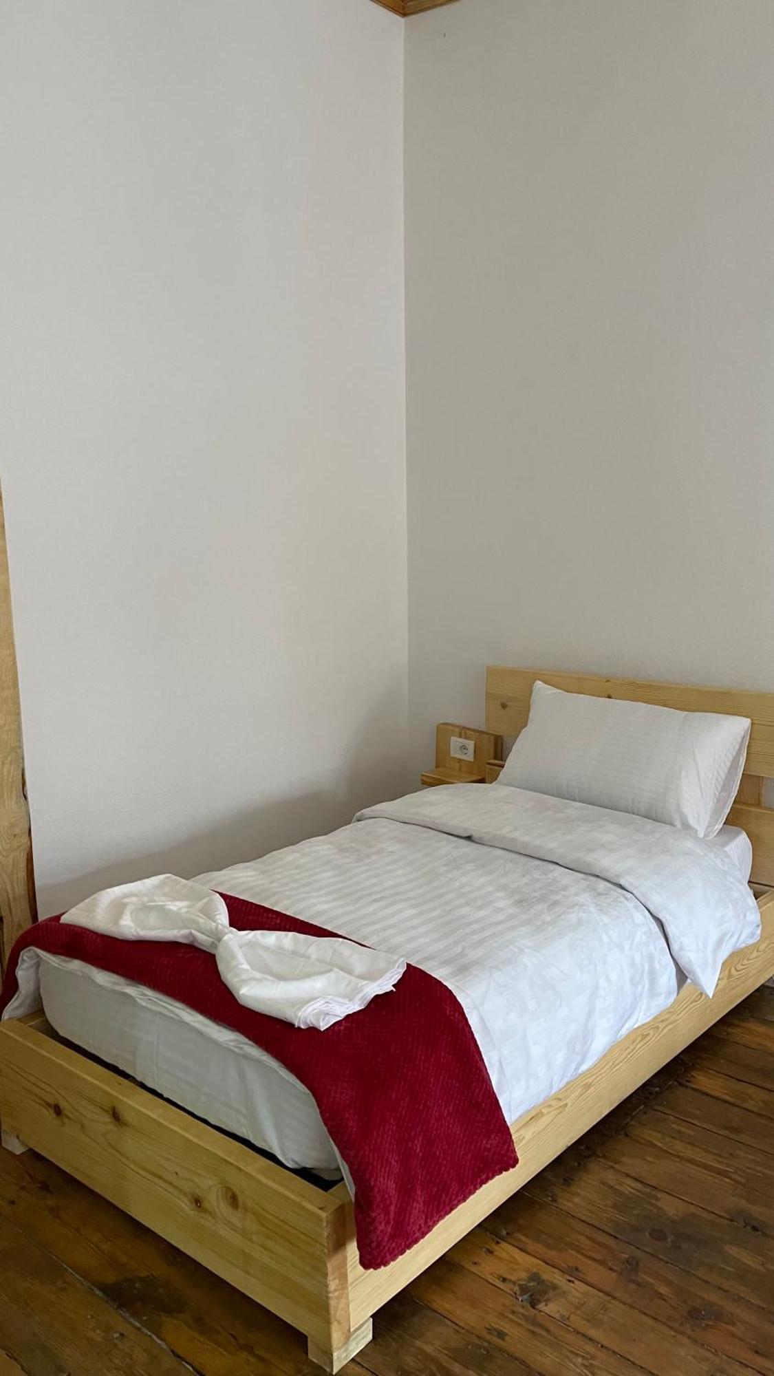 Ostello Ardjon House Berat Esterno foto