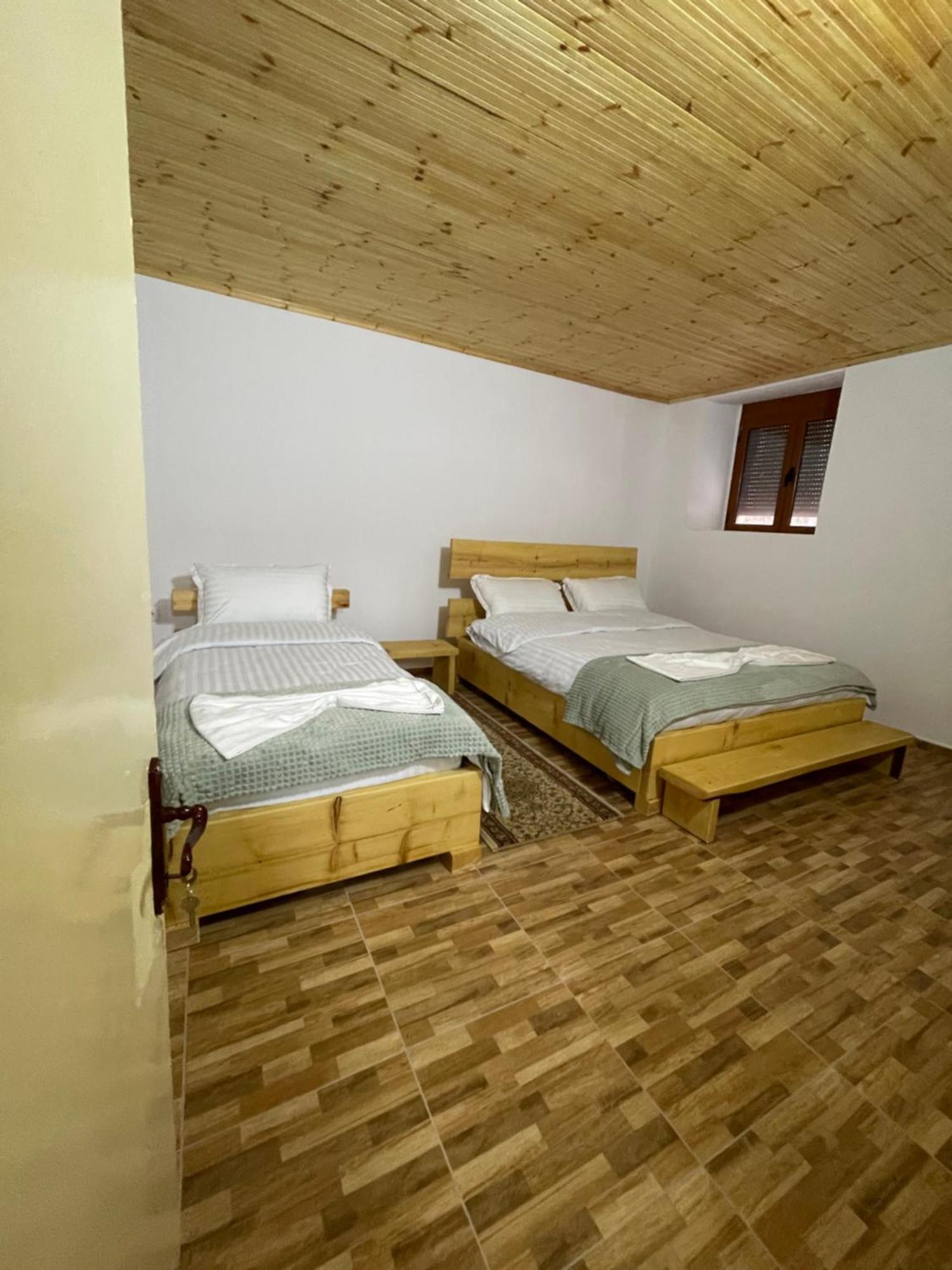 Ostello Ardjon House Berat Esterno foto