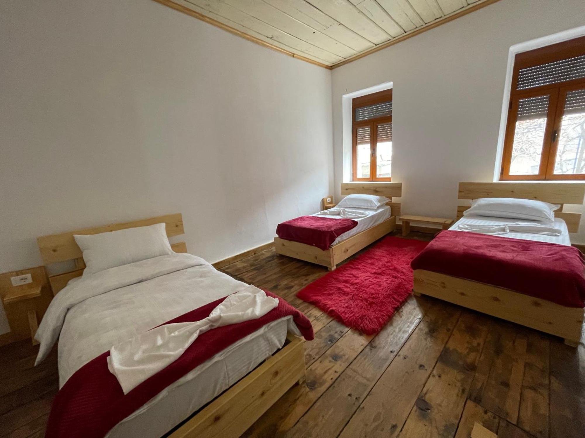 Ostello Ardjon House Berat Esterno foto